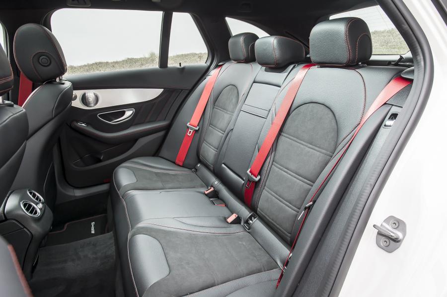Интерьер Mercedes-AMG C43 4Matic Estate 2016 года  (UK) (фото 13 из 30)